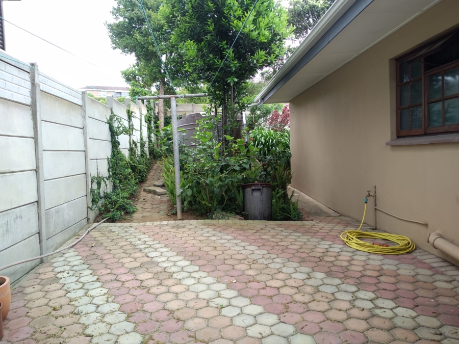 To Let 7 Bedroom Property for Rent in Dana Bay Western Cape